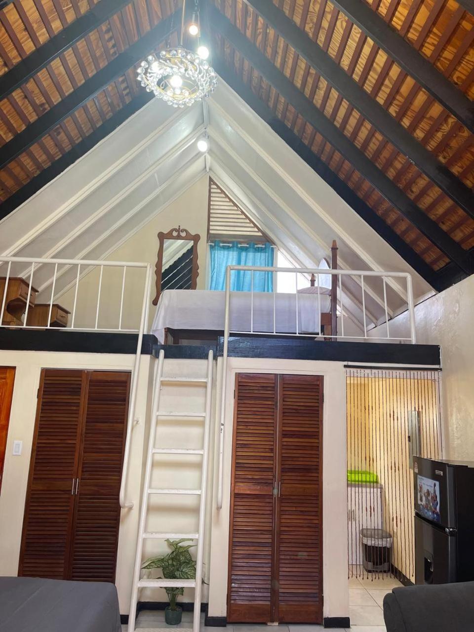 Oceanfront Condo W/ Free Parking + High Speed Wifi ネグリル エクステリア 写真