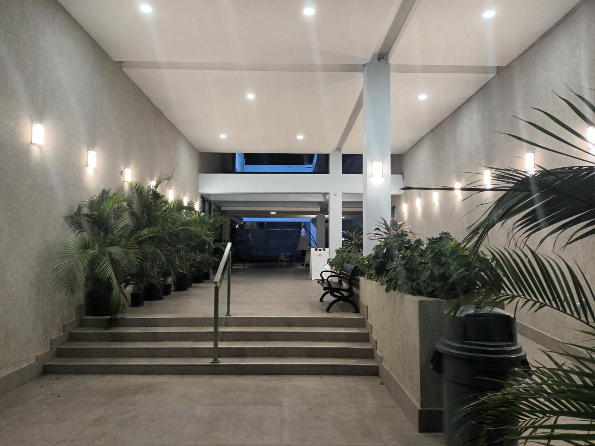Oceanfront Condo W/ Free Parking + High Speed Wifi ネグリル エクステリア 写真