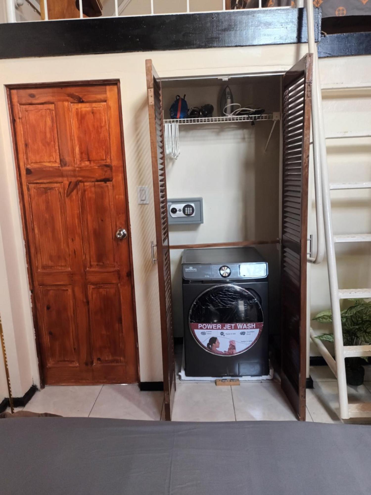 Oceanfront Condo W/ Free Parking + High Speed Wifi ネグリル エクステリア 写真